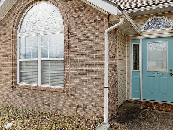 2nd image of 718 Emerald St