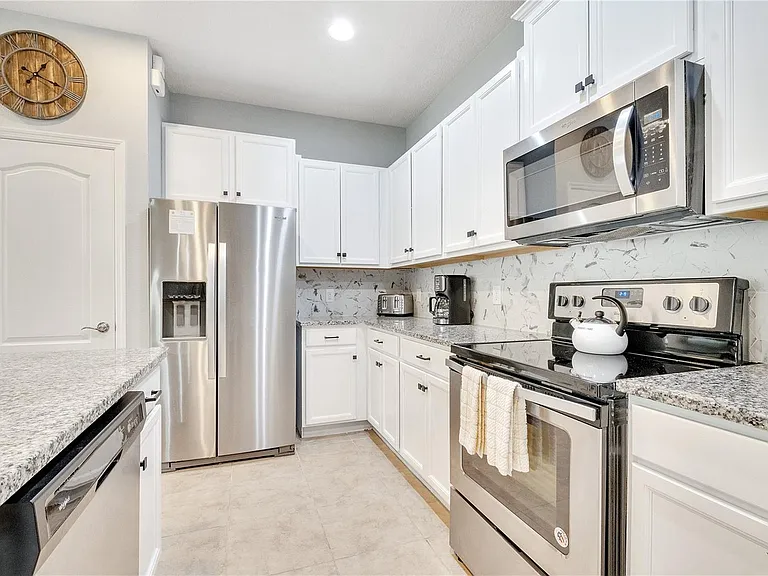 8827 Geneve Ct — Photo 18