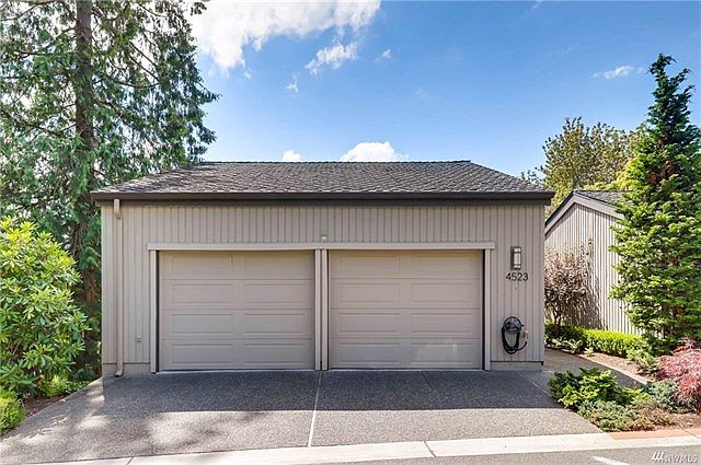 1st image of 4523 102nd Ln NE