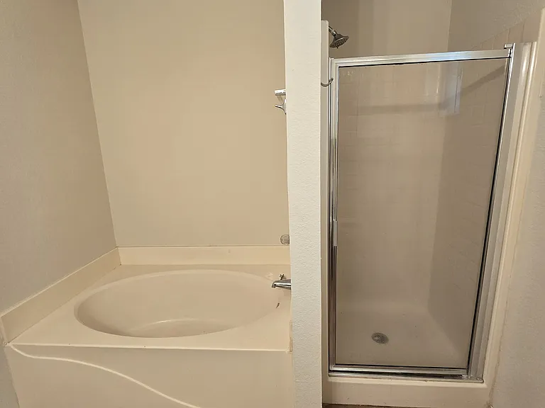 8028 Clear Brook Cir — Photo 12