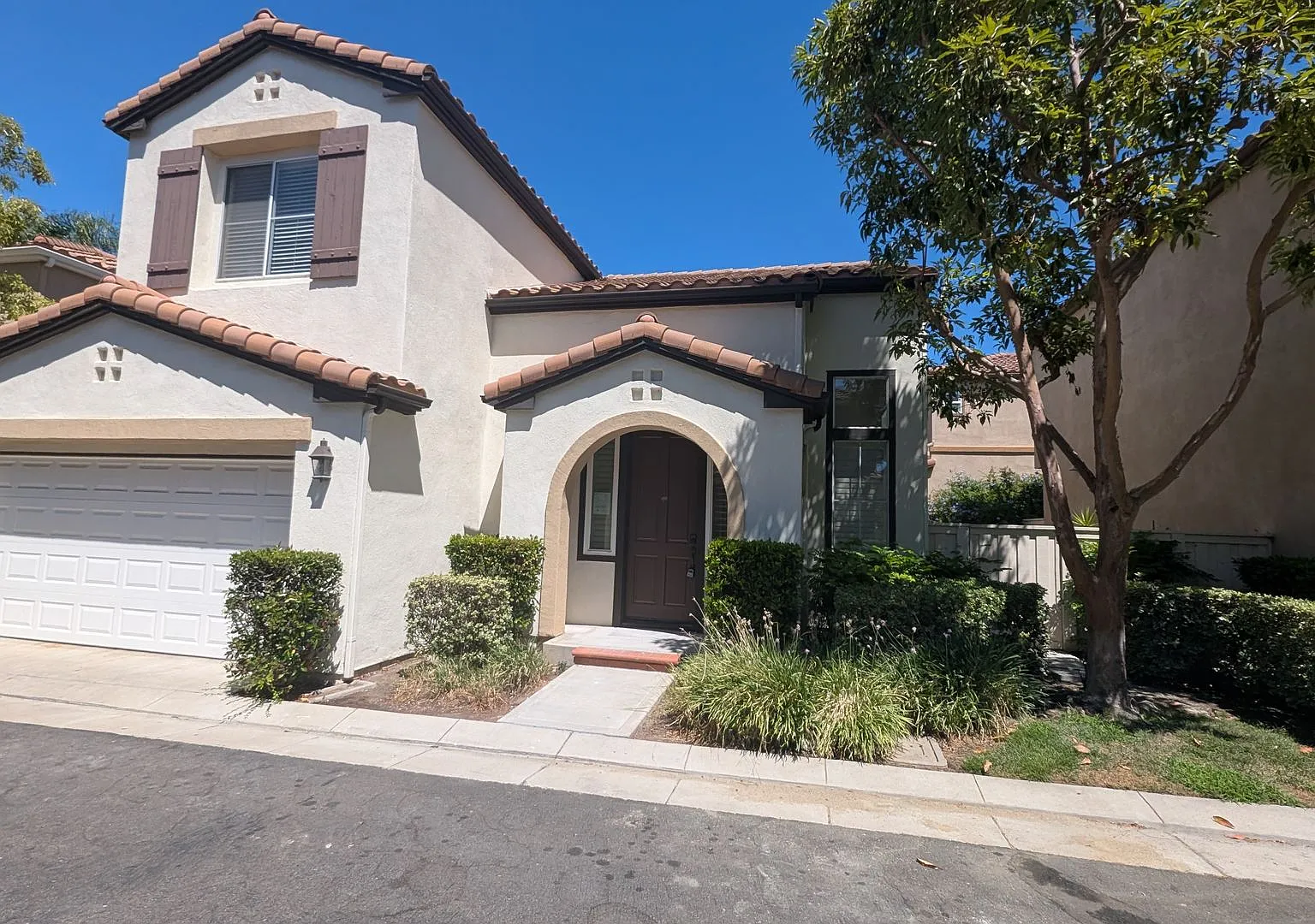 Beautiful Renovated 4-Bedroom Home in Westpark Irvine! — Photo 1