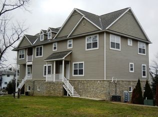 71 Park Island Rd #1, Lake Orion, MI 48362