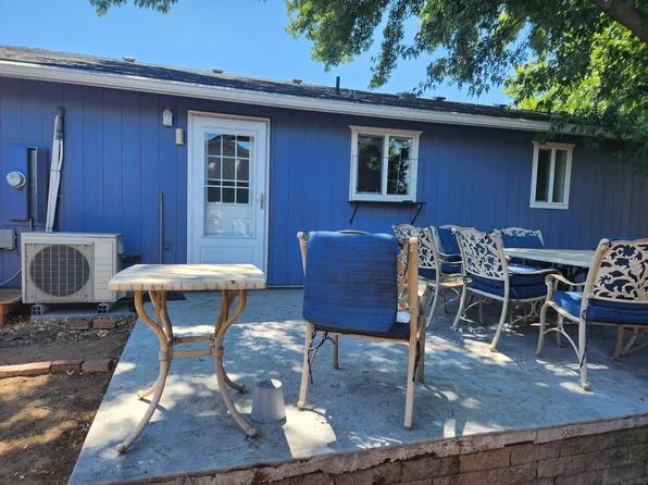 28 NE Hillcrest St, Madras, OR 97741