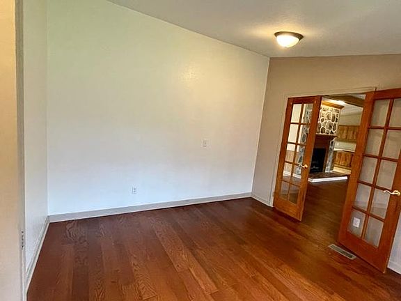 3rd image of 4269 Jeschel Dr