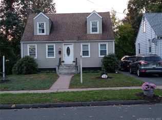 13 Songonosk St, Windsor, CT 06095