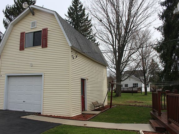 detached 2 story garage