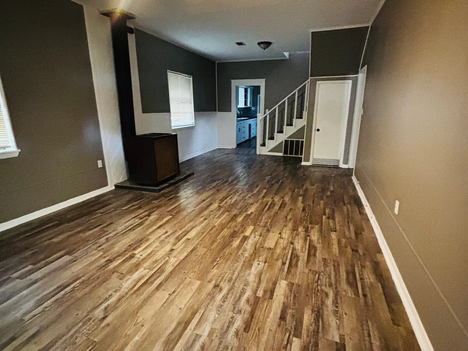 3 bed, 1.5 bath, 1880 sqft, $1,800 — Photo 3