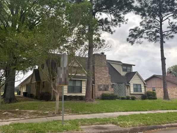 3935 Bolivia Dr, Pasadena, TX 77504