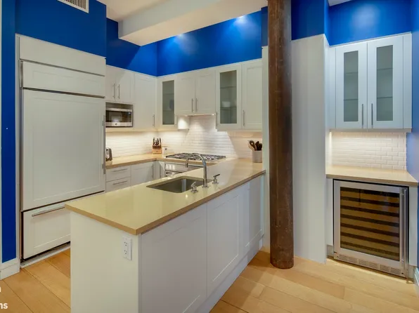 159 W 24th St APT 2B, New York, NY 10011
