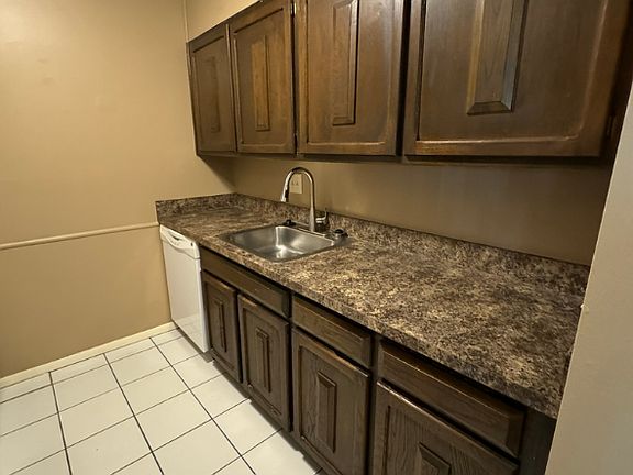 2nd image of 4405 S 27th St #D02