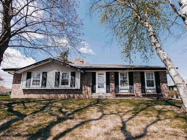 1004 E Minnesota AVENUE, Oak Creek, WI 53154