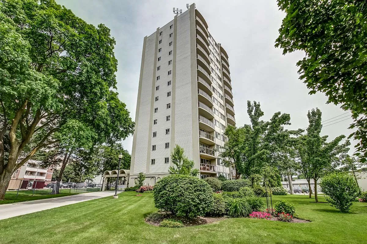 Pine Terrace Apartments — Photo 1
