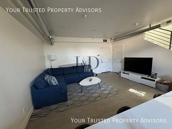 4th image of 447 N Beaumont Ct