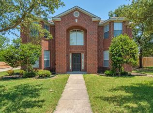 6030 Crest Dr, Midlothian, TX 76065