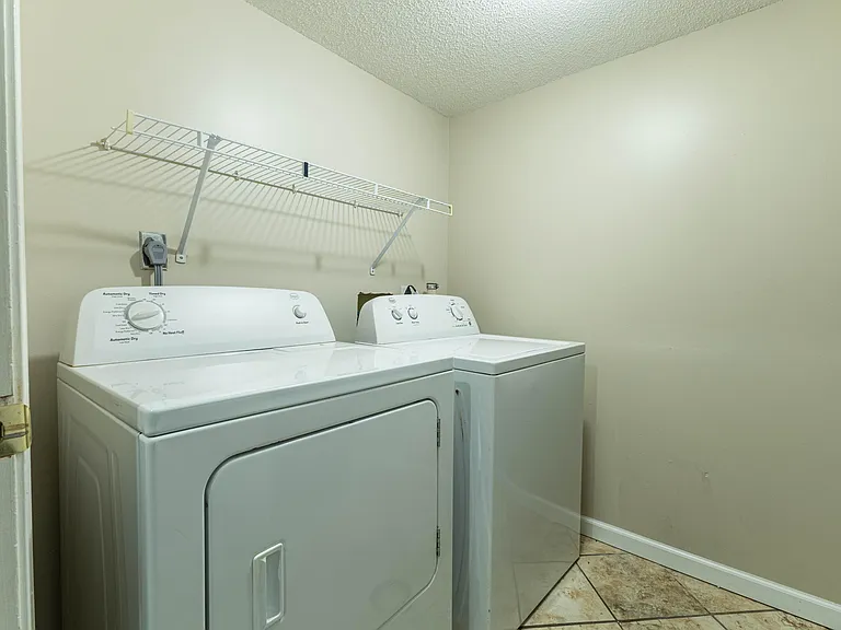 4371 W Southview Dr — Photo 17