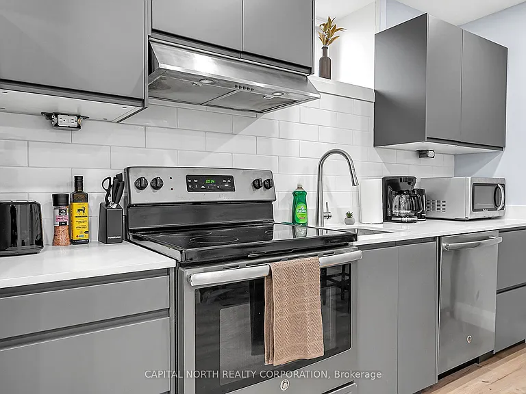 556 King St E #3 — Photo 9