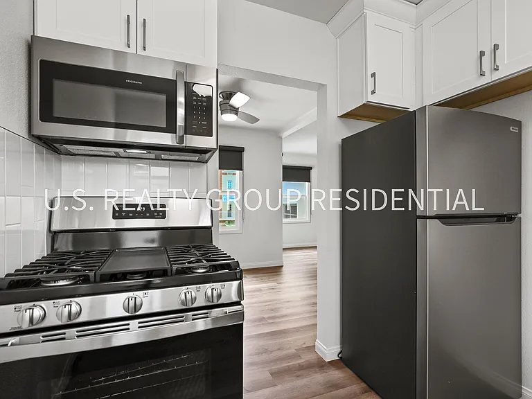 179 N Edgemont St #4 — Photo 11