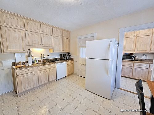 5th image of 757 Somerville Ave #3