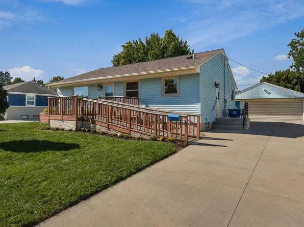 921 3rd AVENUE, Grafton, WI 53024