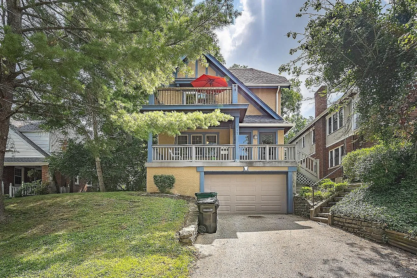 2 bed, 1100 sqft, $2,000 — Photo 1