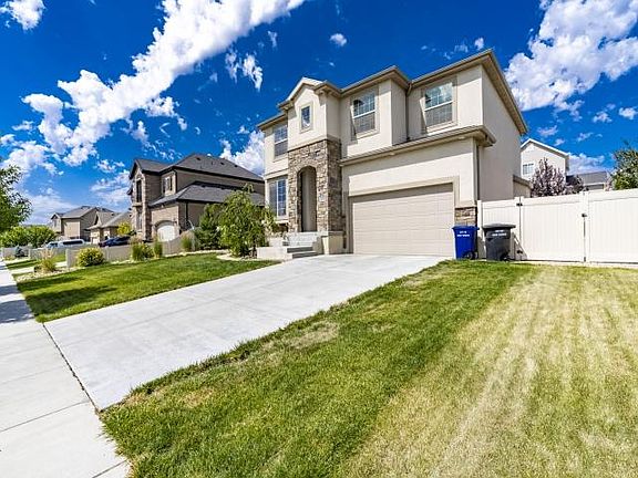 3rd image of 8052 S Jackson Lake Dr