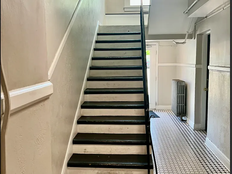 Scarsdale — Photo 17