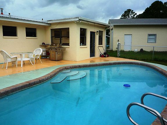 2nd image of 2310 Monty Ln