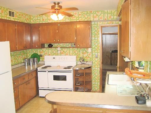 5th image of 7550 N Nordica Ave