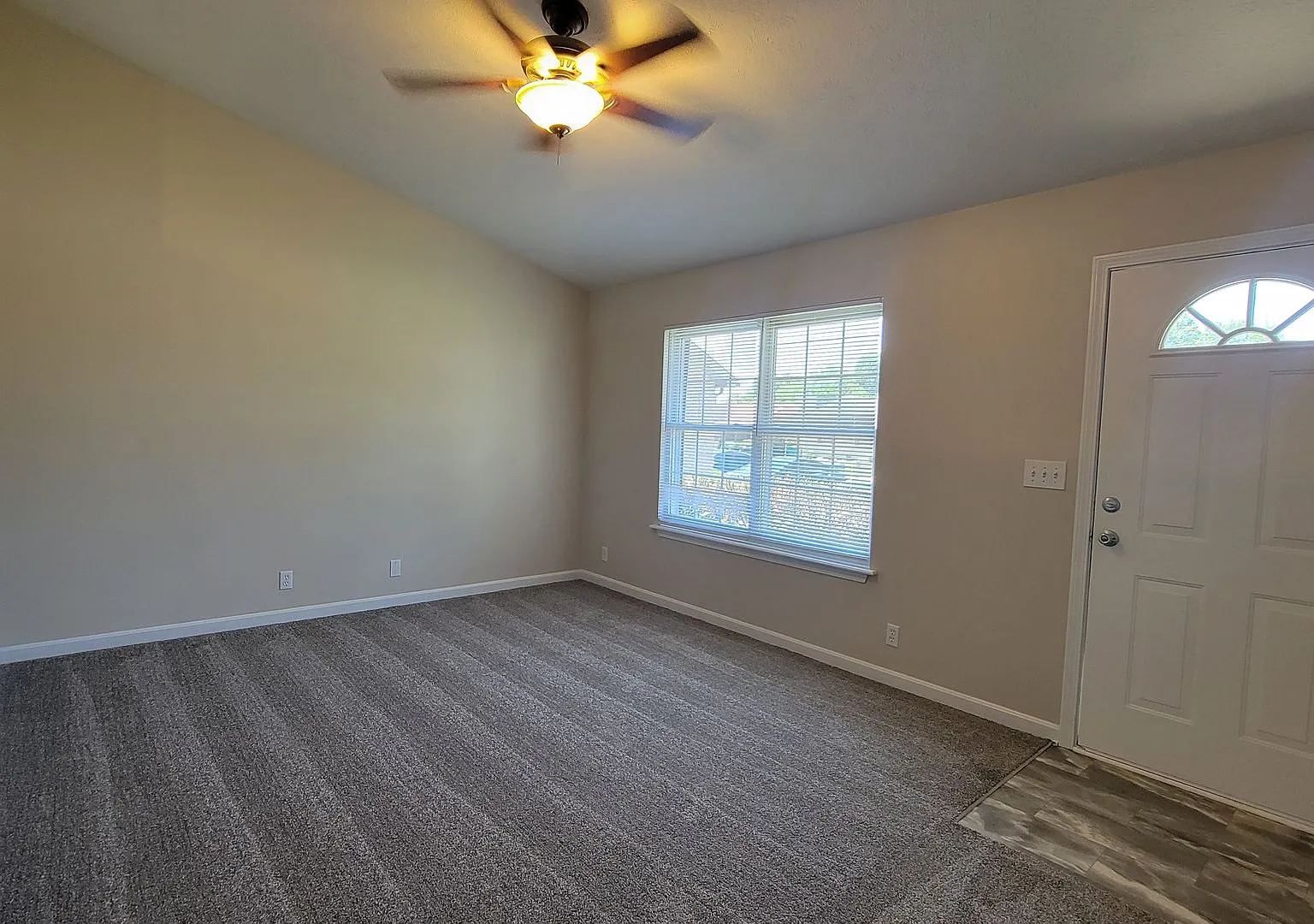 Charming 3-Bedroom, 2-Bath On A Quiet Cul-De-Sac — Photo 3