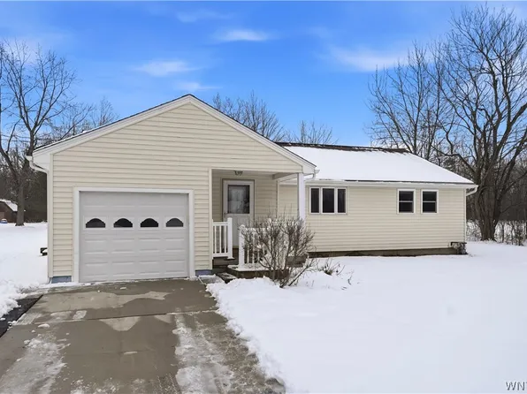 7453 Bear Ridge Rd, North Tonawanda, NY 14120