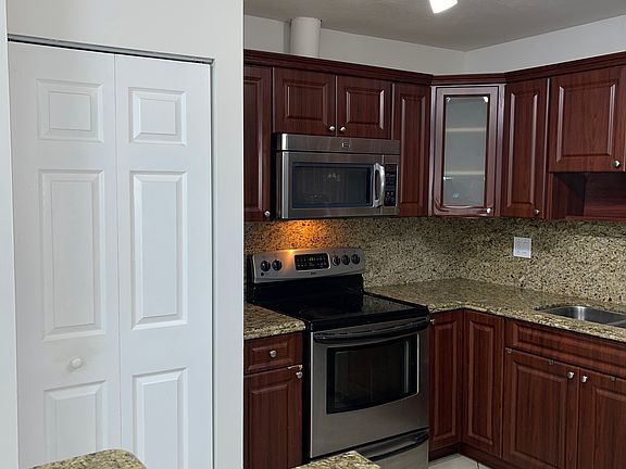 4th image of 4867 Palm Hill Dr
