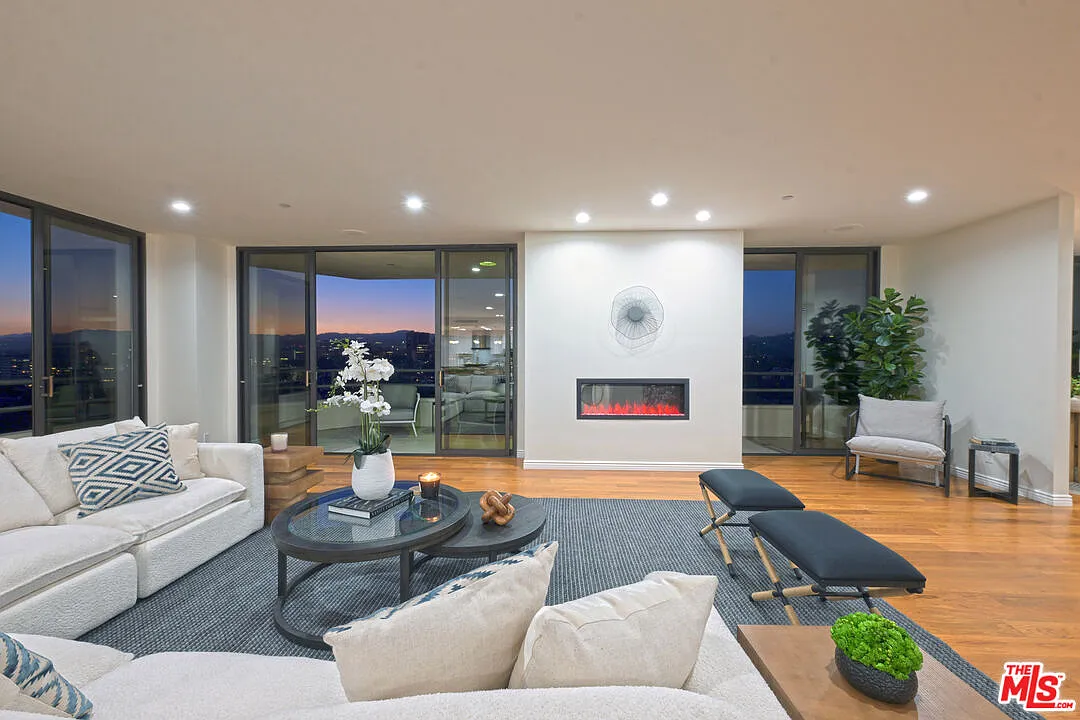 10601 Wilshire Blvd — Photo 4