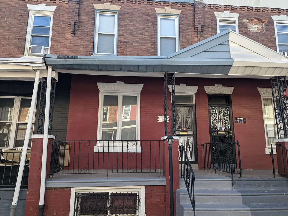 950 N Saint Bernard St