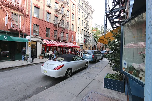 Rented by Compass | media 18