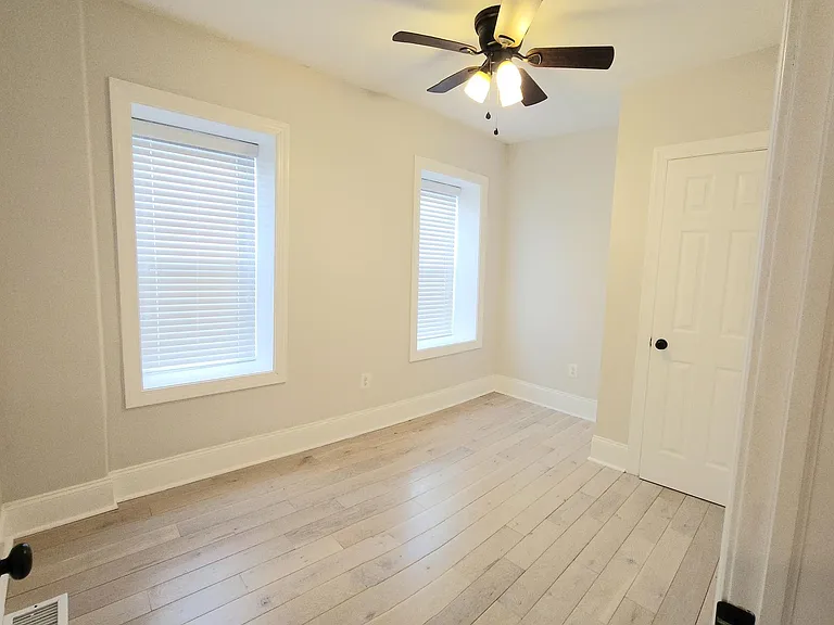 332 Kingsley St — Photo 14