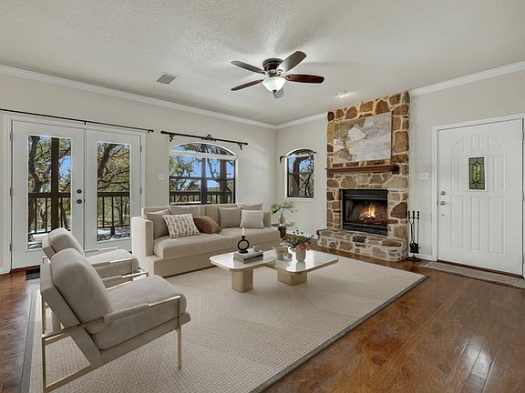 3rd image of 1560 Roadrunner Ln