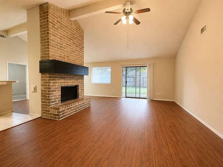 21227 Park Mount Dr — Photo 5