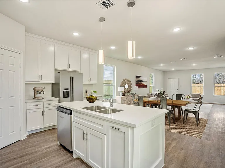 6513 Goldspier St — Photo 5
