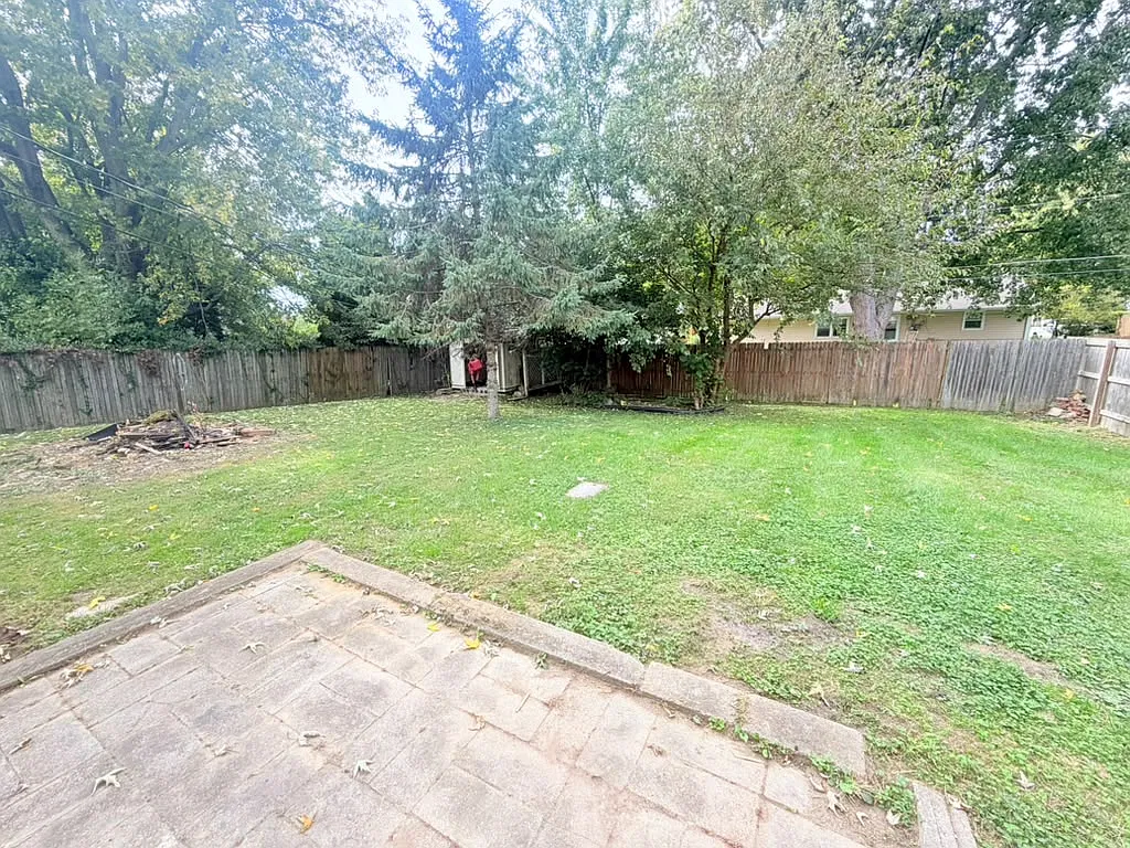 4 bed, 1045 sqft, $1,800 — Photo 1