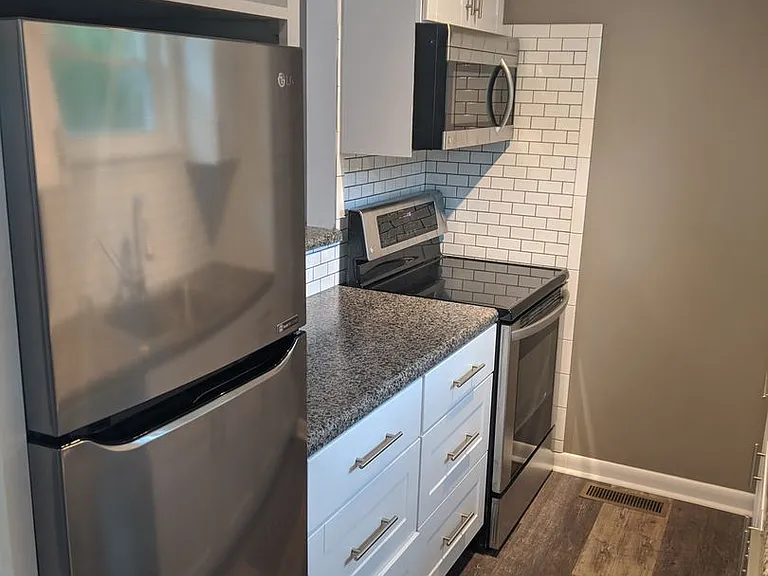 101 Cavin Ave — Photo 6
