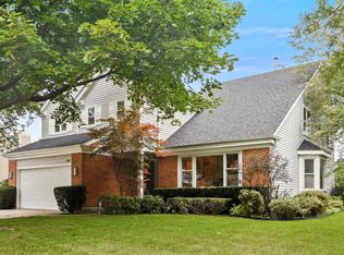 2943 Whispering Oaks Dr, Buffalo Grove, IL 60089