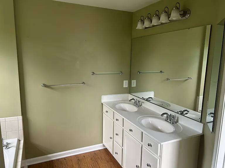 221 Woodstream Blvd — Photo 34