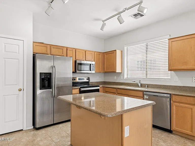 4323 W T Ryan Ln — Photo 12