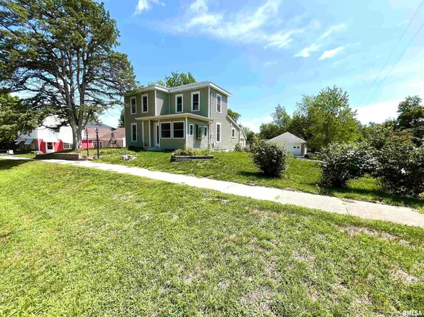 465 Mill St, Toronto, IA 52777