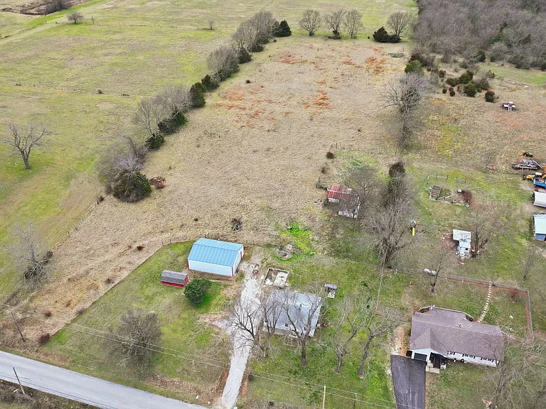 1003 Ross Rd — Photo 3