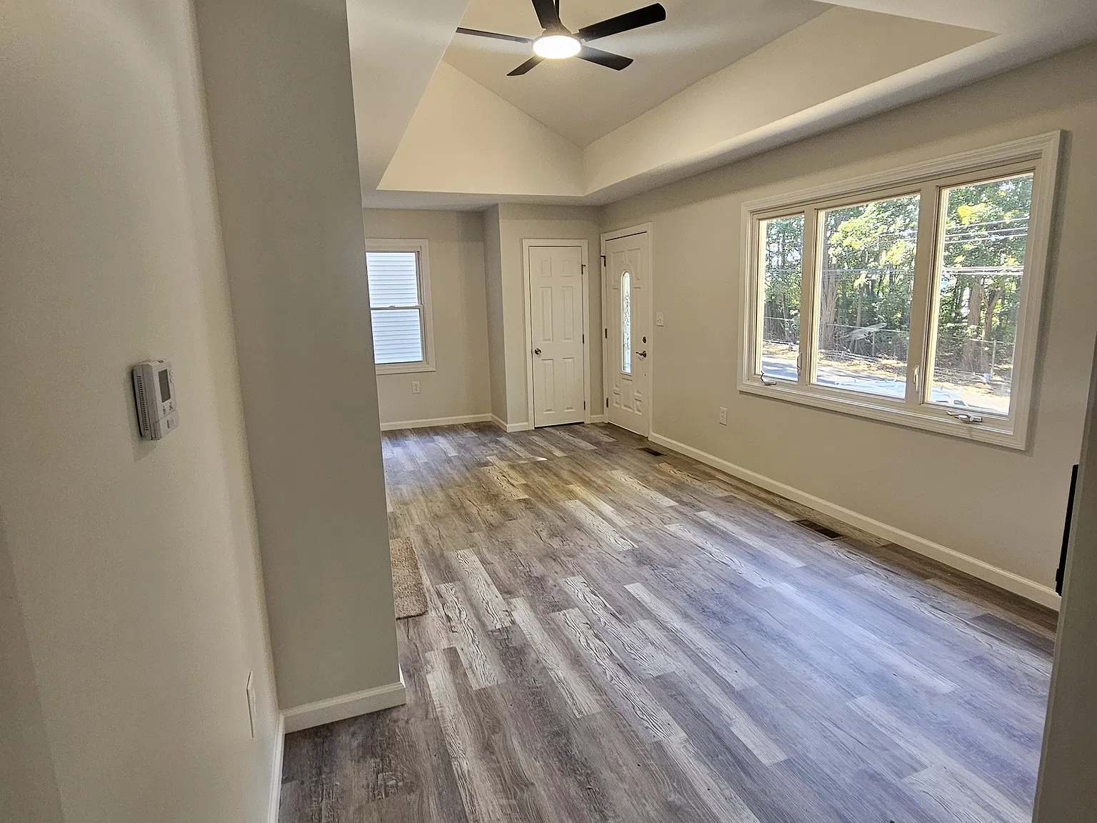 3 bed, 1064 sqft, $2,500 — Photo 4