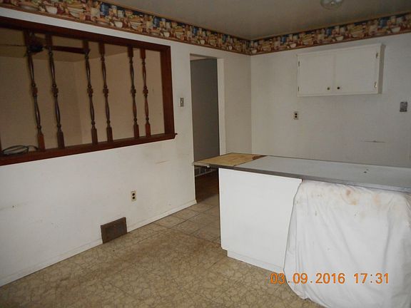 4th image of 23436 Deziel St