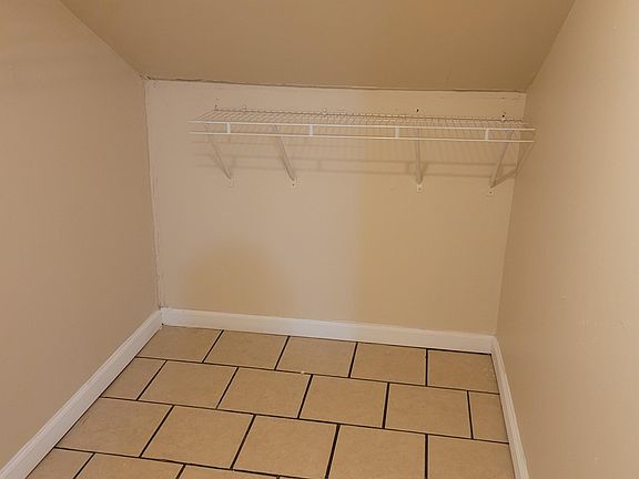5th image of 709-4 S Poplar St