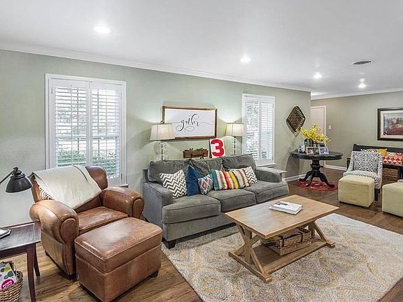 5th image of 4809 Crestwood Dr