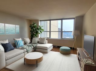 655 W Irving Park Rd APT 3811, Chicago, IL 60613
